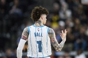 9game-官方：拉梅洛-鲍尔接受右脚踝和右手腕关节镜手术 预计将完全康复