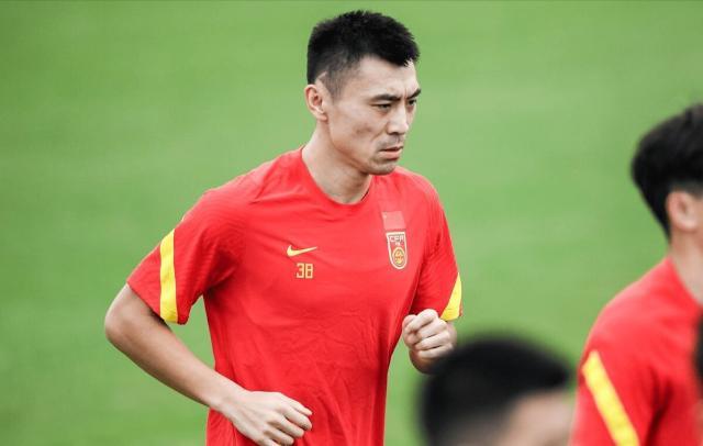 手机网游-​郑铮：踢什么位置服从教练安排 全力保留出线悬念